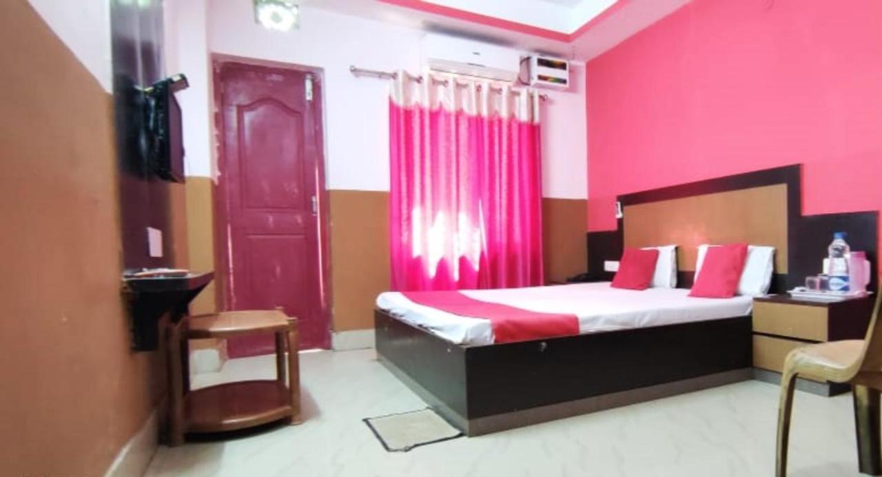 Goroomgo Samrat Palace - Best Choice Of Travellers Hotel 3*