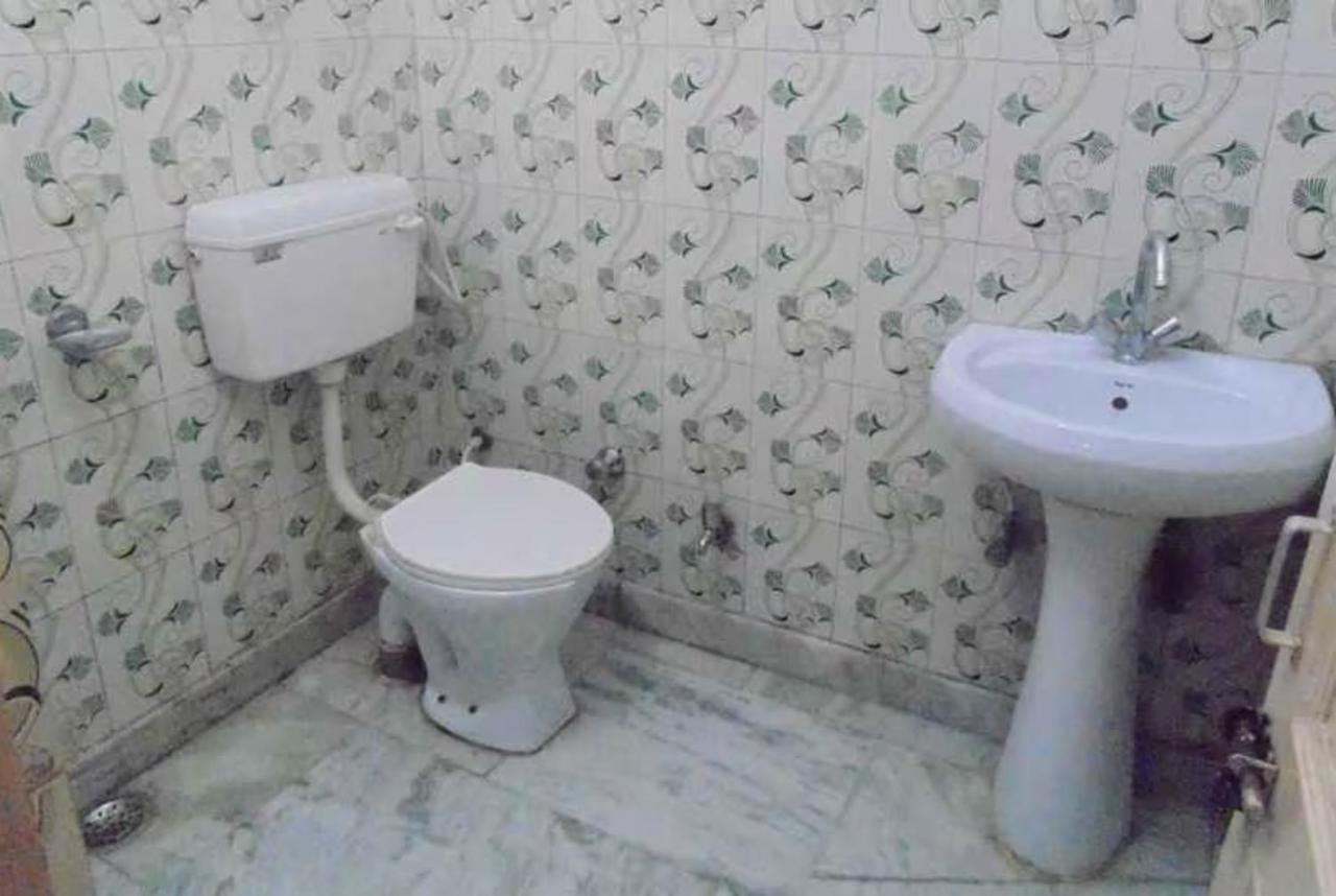 Goroomgo Samrat Palace - Best Choice Of Travellers Hotel 3*