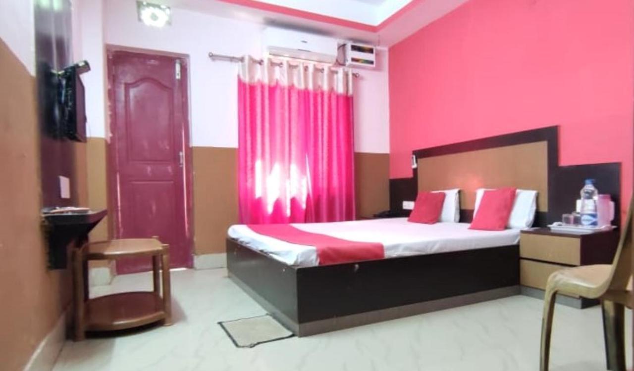 Goroomgo Samrat Palace - Best Choice Of Travellers 3*
